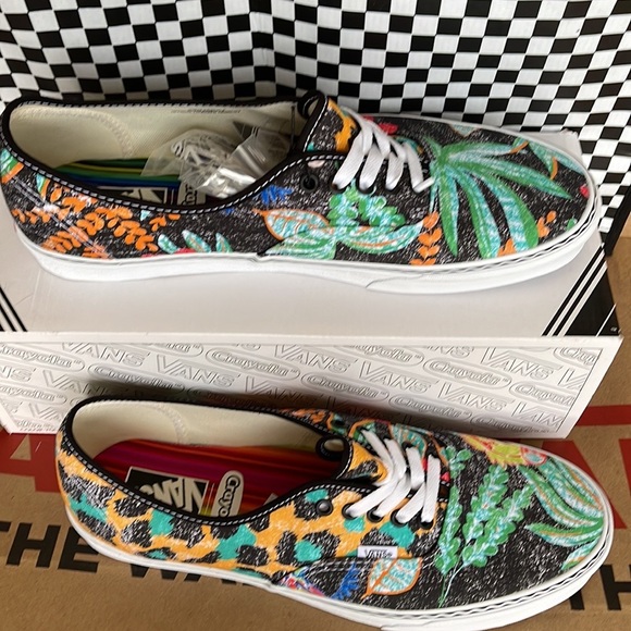 Vans Men’s Authentic Crayola Van Doreen Inspiration sneakers - Picture 13 of 16